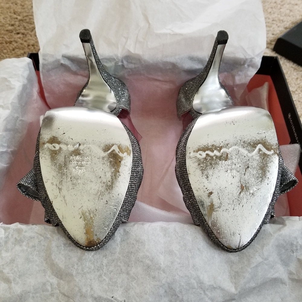 Silver Heels - image 3